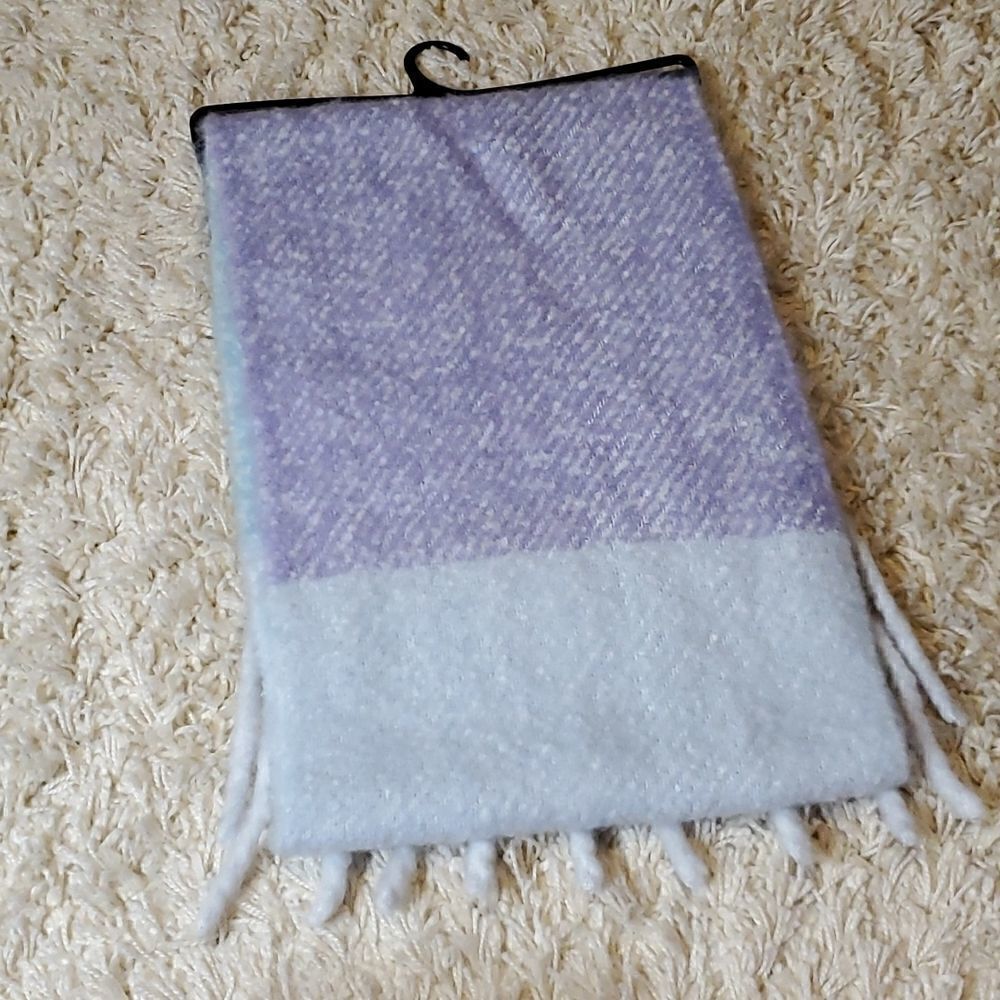 ALEXA ROSE Scarf    - Picture 2 of 2